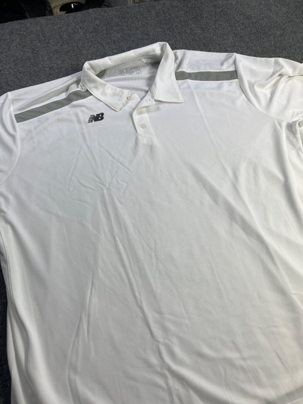 New Balance Mens White Polo Shirt With Gray Stripes Size 5XL 100% Polyester